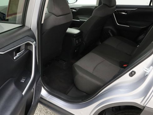 Used 2025 Toyota RAV4 XLE FWD image 28