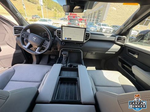 Used 2025 Toyota Tundra Limited AWD/4WD image 4