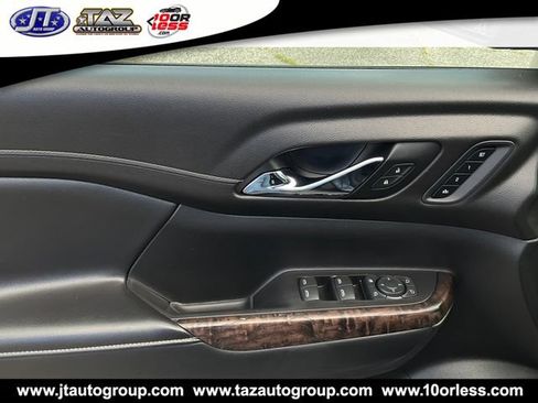 Used 2020 GMC Acadia Denali w/ Trailering Package FWD image 11