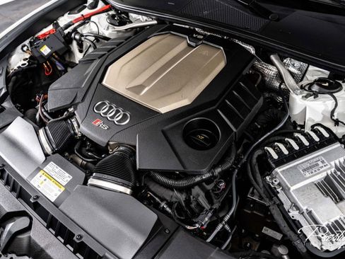 Used 2022 Audi RS 6 w/ Executive Package image 7