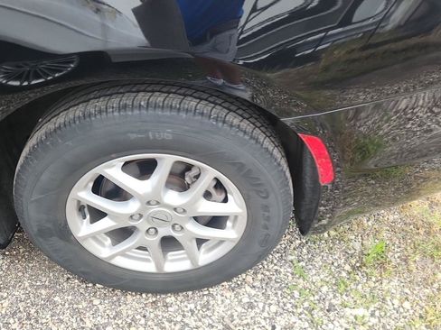Used 2024 Chrysler Pacifica Touring-L FWD image 6