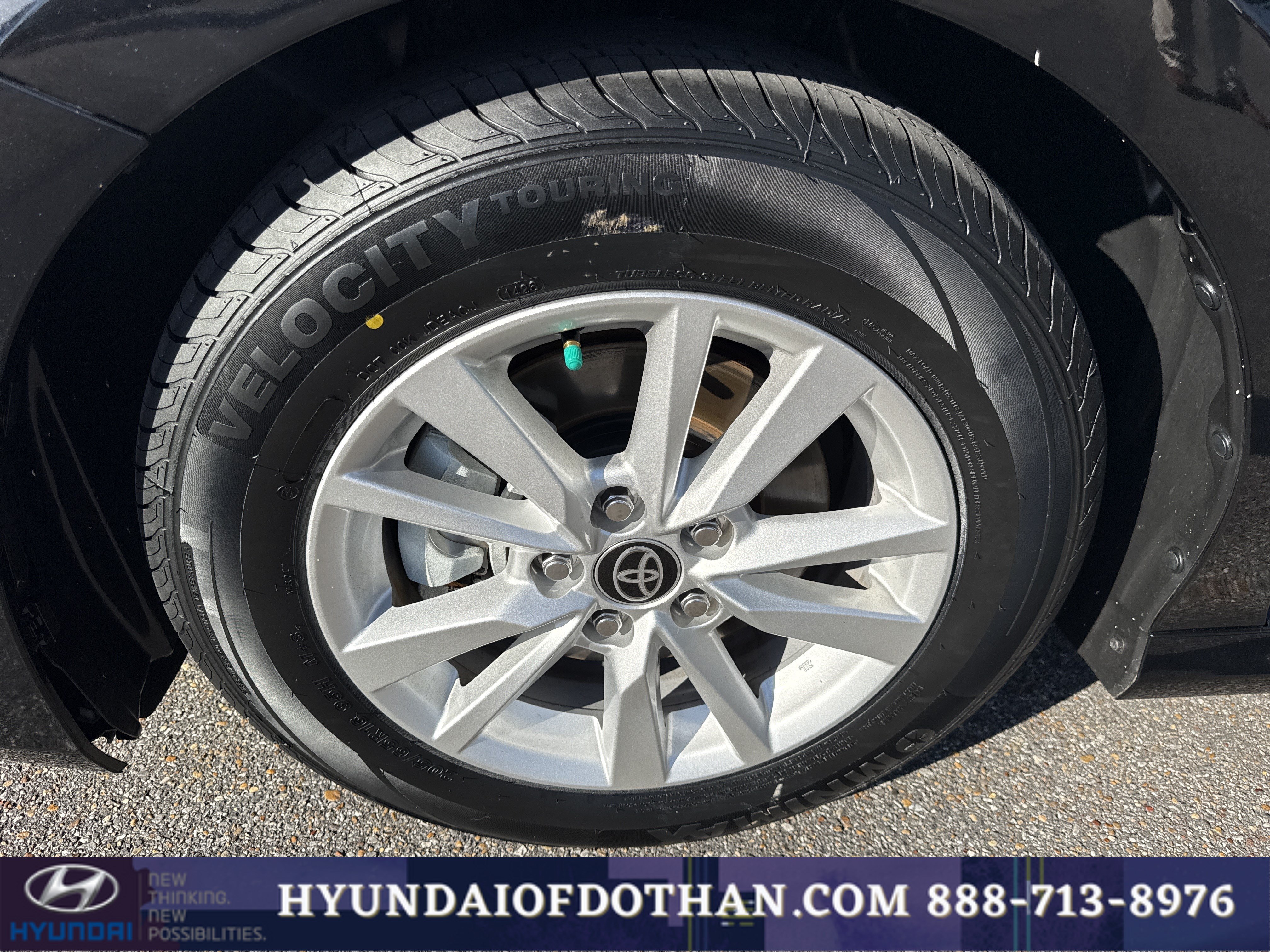 Used 2025 Toyota Camry LE w/ Convenience Package FWD image 19