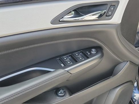 Used 2015 Cadillac SRX Luxury w/ Driver Awareness Package FWD image 21
