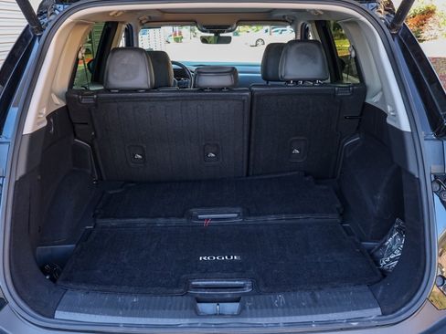 Used 2023 Nissan Rogue SL w/ SL Premium Package image 16