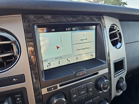 Used 2017 Ford Expedition Limited w/ Equipment Group 301A RWD image 57