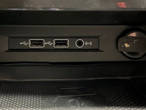 Certified 2020 Volkswagen Tiguan SE image 10