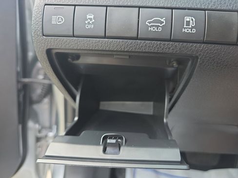 Used 2024 Toyota Camry SE image 18