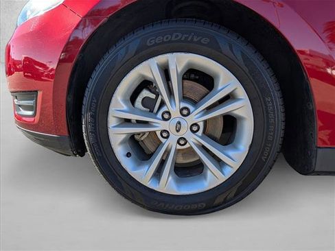 Used 2018 Ford Taurus SEL image 21