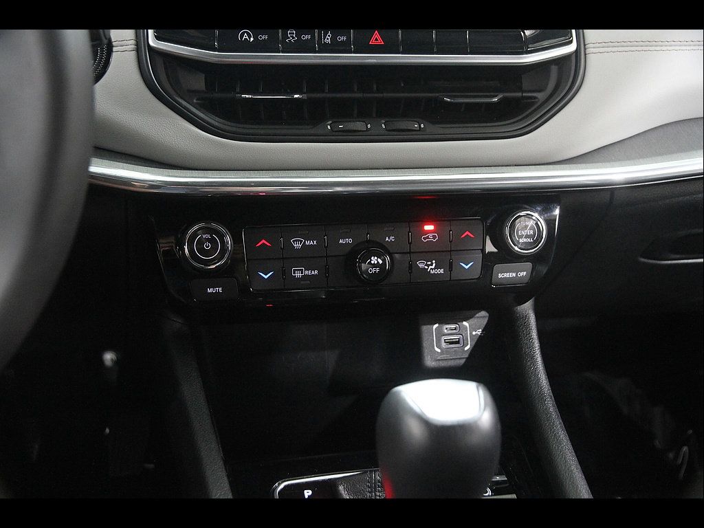 Used 2023 Jeep Compass Limited AWD/4WD image 14