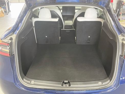 Used 2023 Tesla Model Y Long Range AWD/4WD image 25
