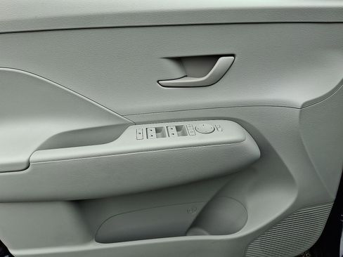 Certified 2025 Hyundai Kona SEL AWD/4WD image 16