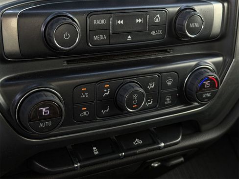 Used 2018 Chevrolet Silverado 1500 LT w/ All Star Edition image 20