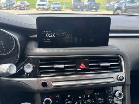 Used 2025 Genesis G70 2.5T image 15