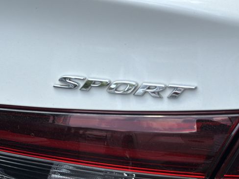 Used 2025 Honda Civic Sport image 8
