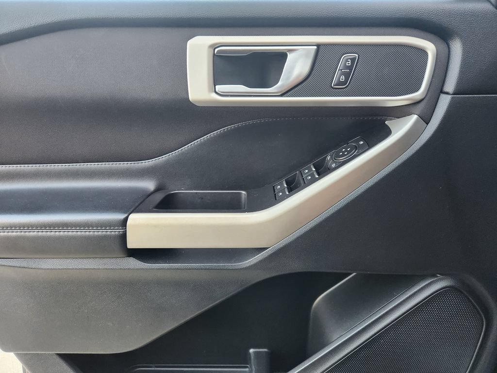 Used 2020 Ford Explorer XLT RWD image 24