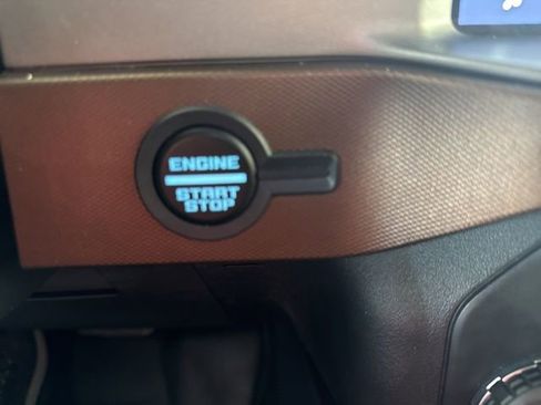 Used 2023 Ford Bronco Outer Banks image 19