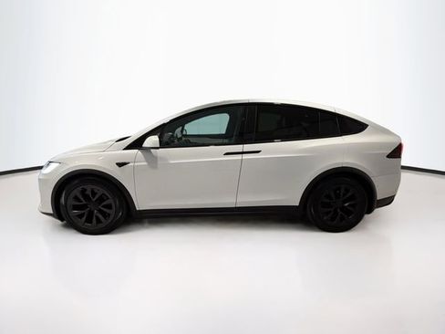 Used 2022 Tesla Model X image 4