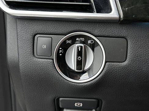 Used 2017 Mercedes-Benz GLE 43 AMG 4MATIC image 28