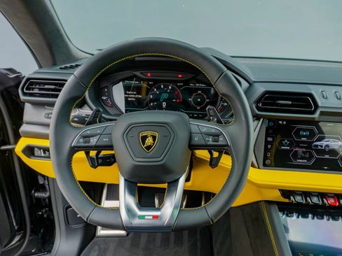 Used 2025 Lamborghini Urus SE image 79