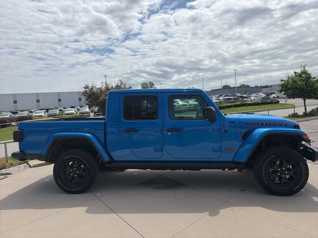 Used 2023 Jeep Gladiator Mojave w/ Cold Weather Group AWD/4WD image 17