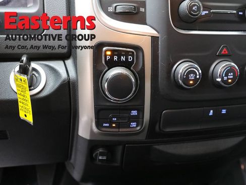 Used 2019 RAM 1500 Classic SLT AWD/4WD image 12