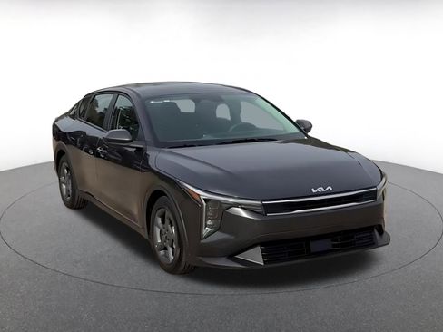 Used 2025 Kia K4 LXS image 3