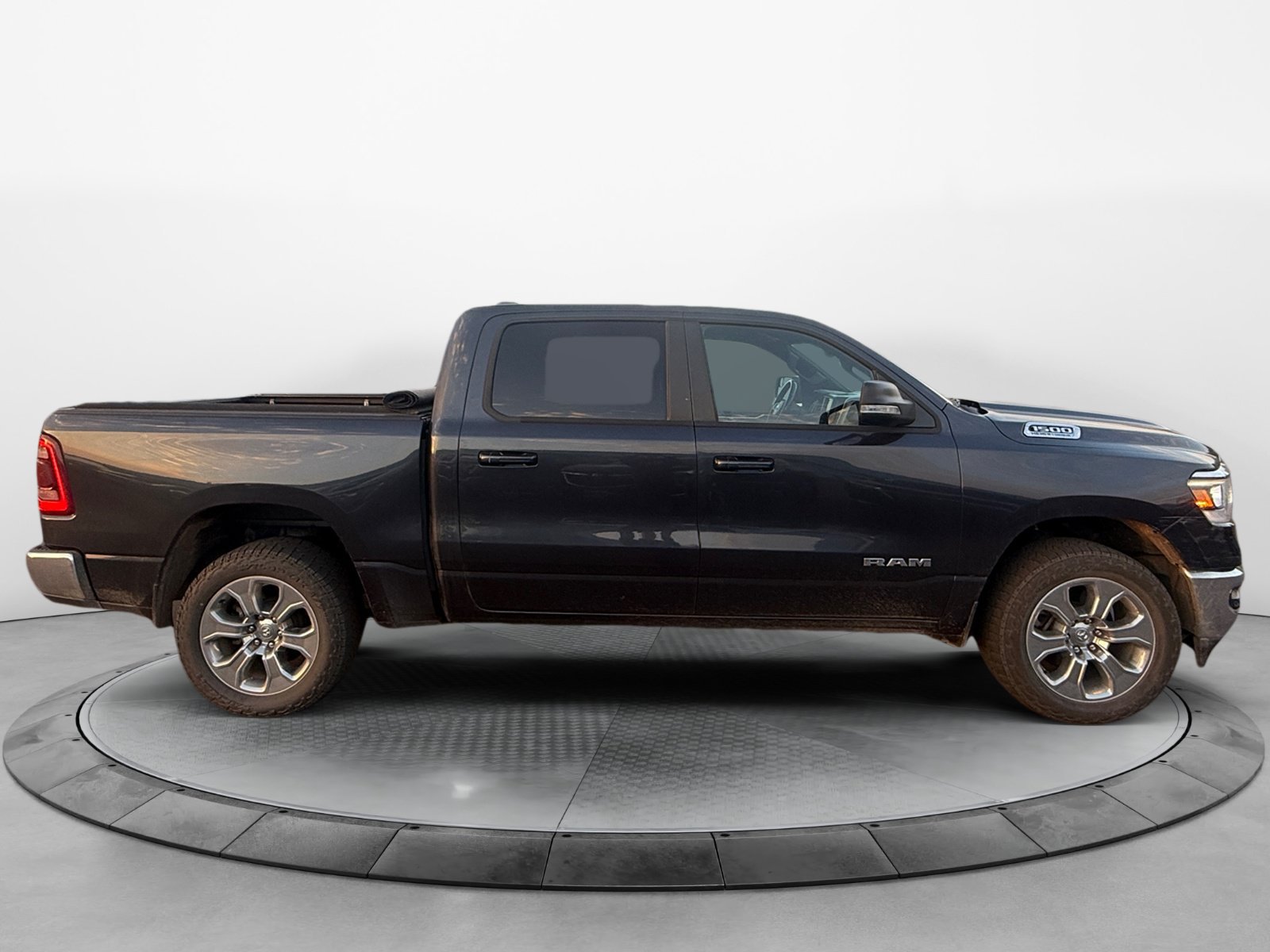 Used 2021 RAM 1500 Big Horn AWD/4WD image 2