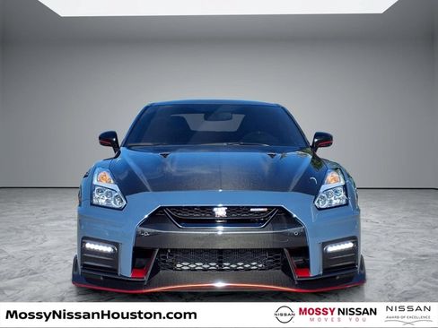 Used 2021 Nissan GT-R NISMO AWD/4WD image 3