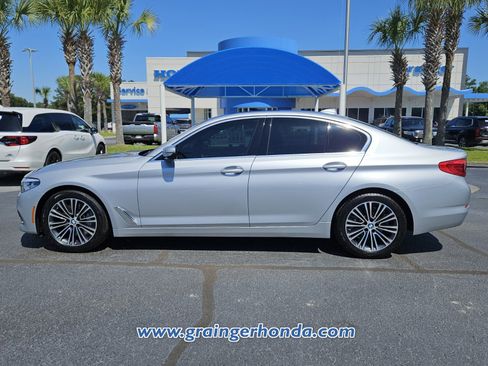 Used 2019 BMW 530i w/ Convenience Package RWD image 2