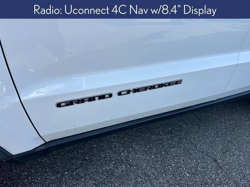 Used 2018 Jeep Grand Cherokee Limited image 12