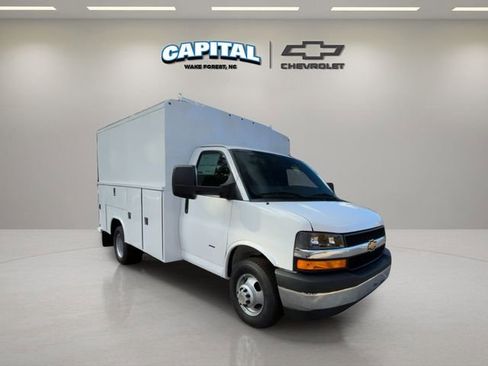 New 2025 Chevrolet Express 3500 w/ Power Convenience Package image 7