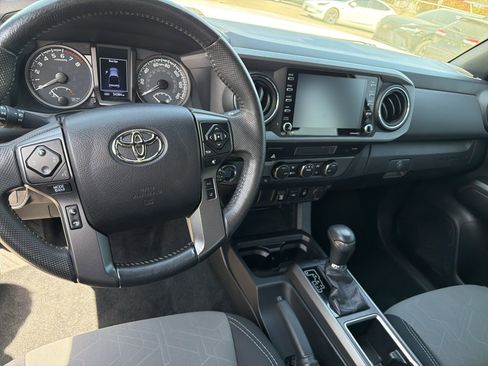 Used 2021 Toyota Tacoma TRD Off-Road image 12
