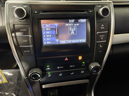 Used 2016 Toyota Camry SE image 26