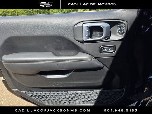 Used 2022 Jeep Wrangler Unlimited Rubicon w/ Xtreme Recon 35" Tire Package AWD/4WD image 19