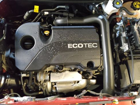 Used 2020 Chevrolet Equinox LT image 30