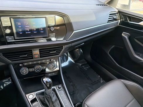 Used 2023 Volkswagen Jetta SE w/ Panoramic Sunroof Package FWD image 21