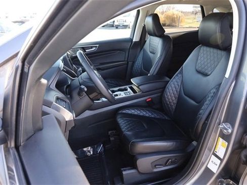 Certified 2024 Ford Edge Titanium image 9