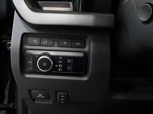 Used 2023 Ford F250 Platinum AWD/4WD image 19