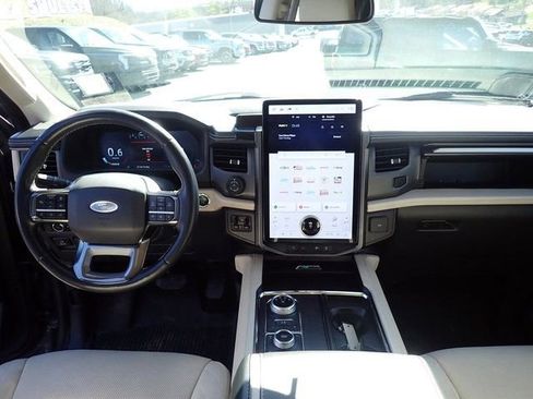 Used 2023 Ford Expedition Max Platinum image 12