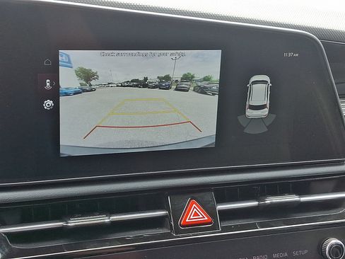 Certified 2024 Kia Niro EX FWD image 19