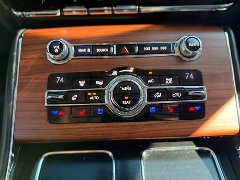 Used 2020 Lincoln Aviator Reserve w/ Equipment Group 201A image 32