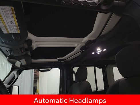 Used 2022 Jeep Wrangler Unlimited Sport AWD/4WD image 16