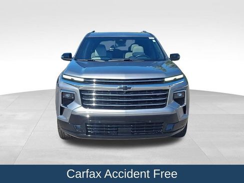 Used 2025 Chevrolet Traverse High Country w/ LPO, Floor Liner Package FWD image 3