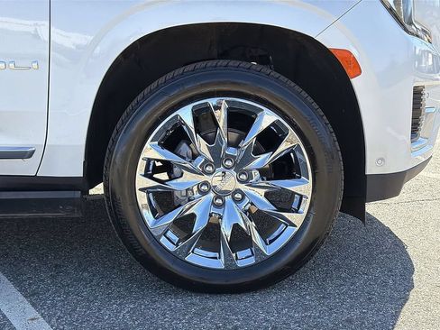 Used 2024 GMC Yukon Denali w/ Advanced Technology Package AWD/4WD image 16