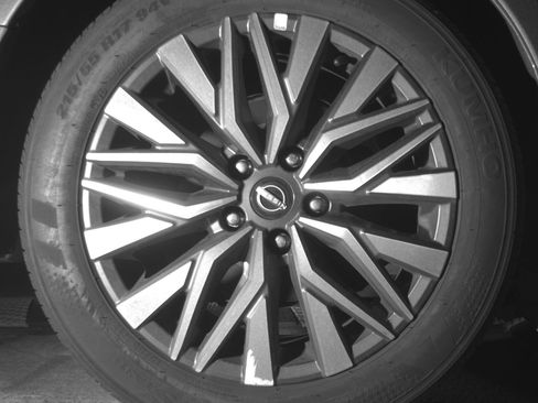 Used 2025 Nissan Altima 2.5 SV FWD image 15