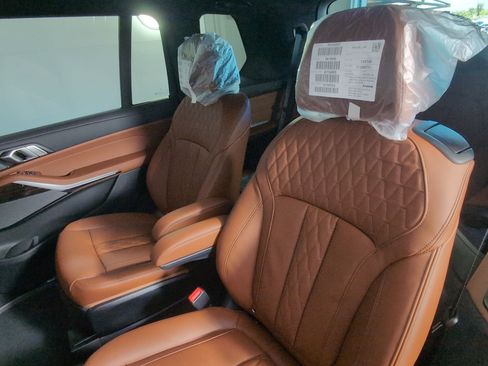 New 2026 BMW X7 xDrive40i w/ Executive Package image 28