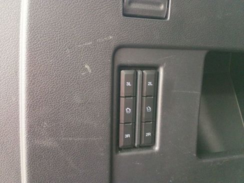 Used 2023 Ford Expedition XLT image 42