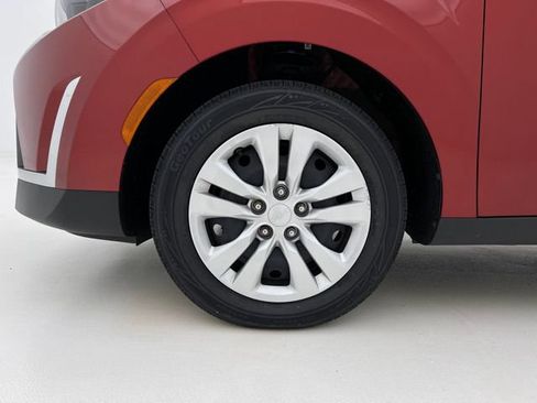 Used 2023 Kia Soul LX FWD image 29