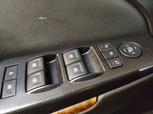 Used 2016 Chevrolet Tahoe LTZ RWD image 27