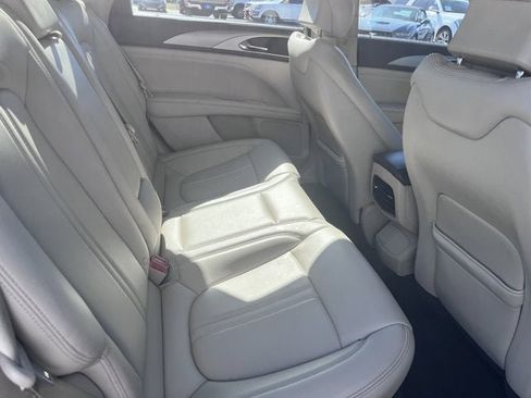 Used 2017 Lincoln MKZ Premiere image 9